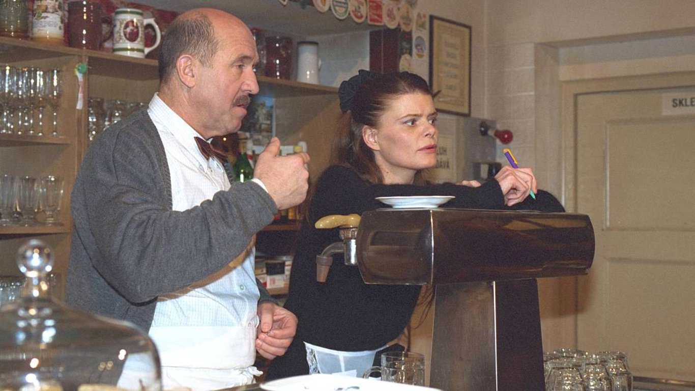 Teplé pivo, žádný scénář a koupelna za honorář: Co jste nevěděli o legendě, která se vrací každé léto