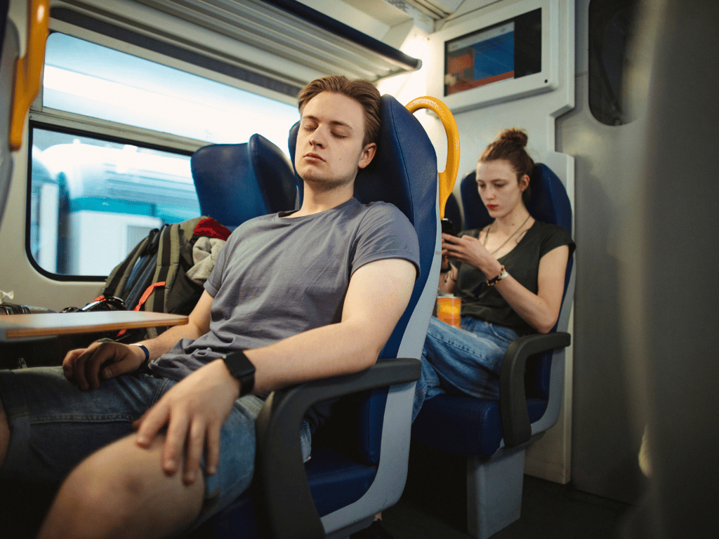 Výluka mezi Jaroměří a Hradcem Králové: od 4. do 6. listopadu nahradí vlaky autobusy