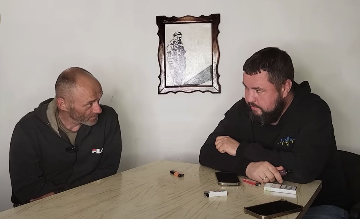 "Je to u nás jako za Stalina." Zajatý Rus si před kamerou předpověděl budoucnost