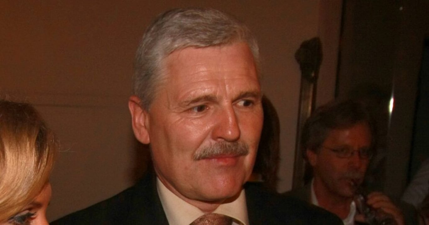 Jak dnes žije Pavel Dumbrovský: Moderátor učinil sérii geniálních rozhodnutí, díky kterým je teď za vodou