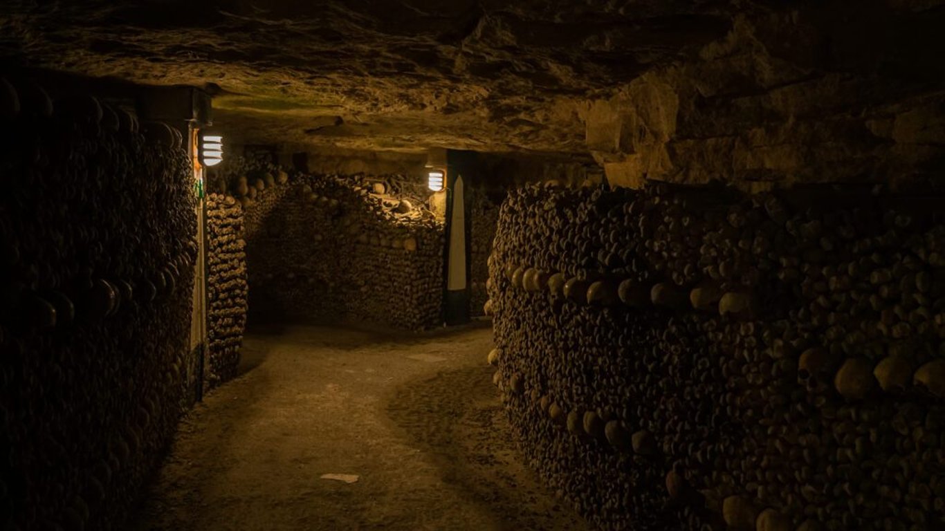 Katakomby v Paříži