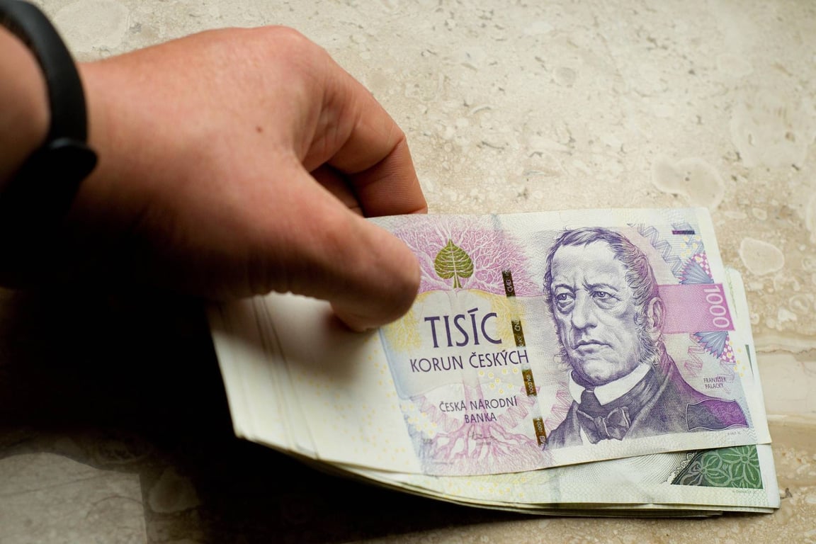 Zpomalení růstu důchodů: O kolik peněz reálně od ledna důchodci přijdou kvůli novému způsobu výpočtu