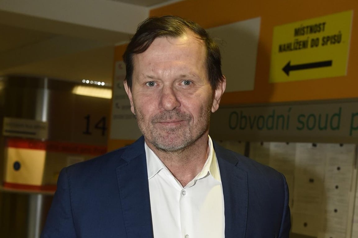 "Pokusili se mě zabít," tvrdí Soukup o Hanychové a Dopitovi