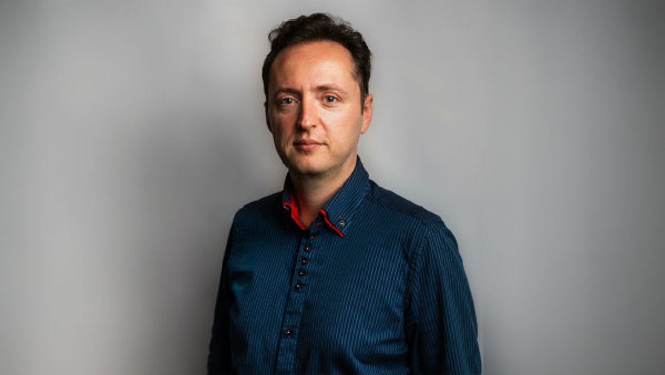 Stačilo! je ve větším ohrožení než Motoristé. V závěru mohou výrazně posílit už jen Piráti, říká analytik