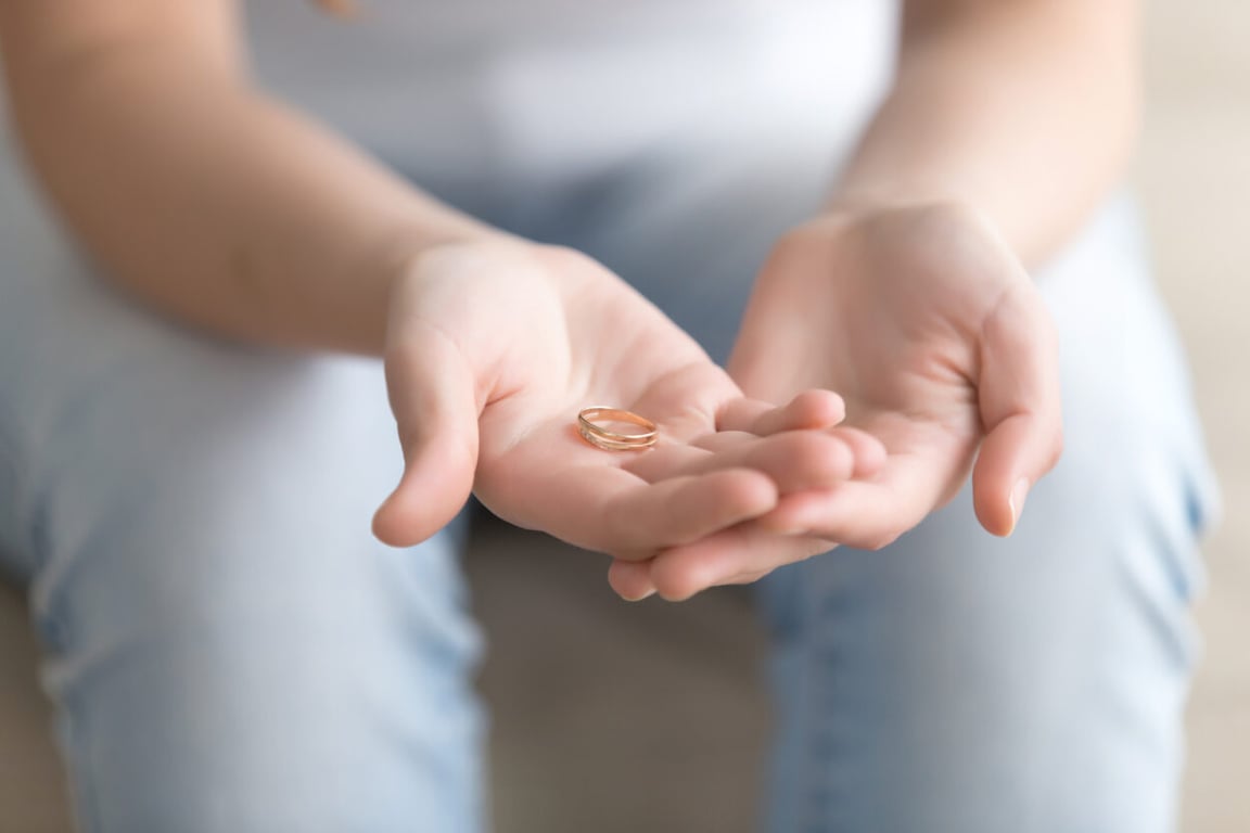 Manžel odhalil nevěru své ženy. Rozhodl se pro důmyslnou pomstu v den jejích narozenin