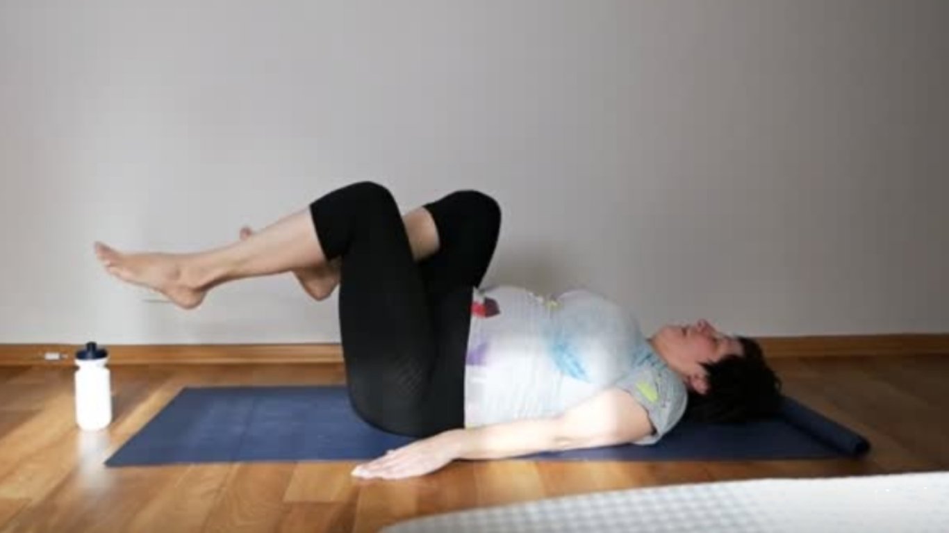 Důchodkyně Marcela se pochlubila cvičením na zpevnění těla. Stačí jí 15 minut denně a od té doby žádná bolest