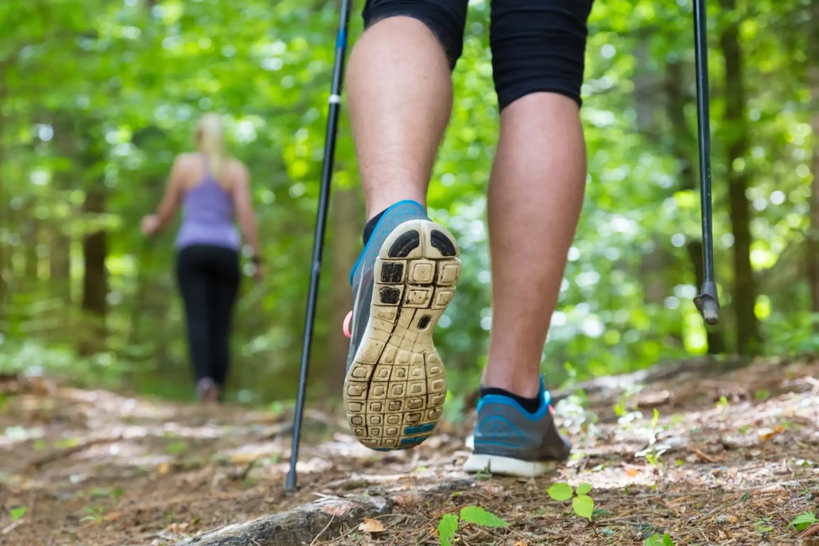 Jak bez posilovny zhubnout 4 kg měsíčně: Stačí upravit chůzi a lehce snídani