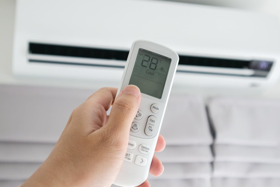 Jak na servis klimatizace: Co zvládnete sami a kdy volat odborníka?