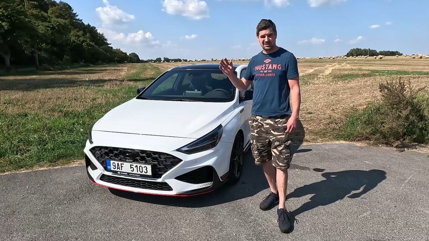 Jezdil jsem 7 dní ve sportovní verzí oblíbeného modelu Hyundai. Tohle auto je výsměchem konkurenci i řidičům na silnicích