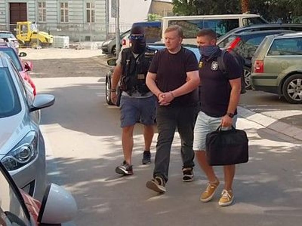 Muž, který daroval ministerstvu spravedlnosti podezřelé bitcoiny, skončil ve vazbě