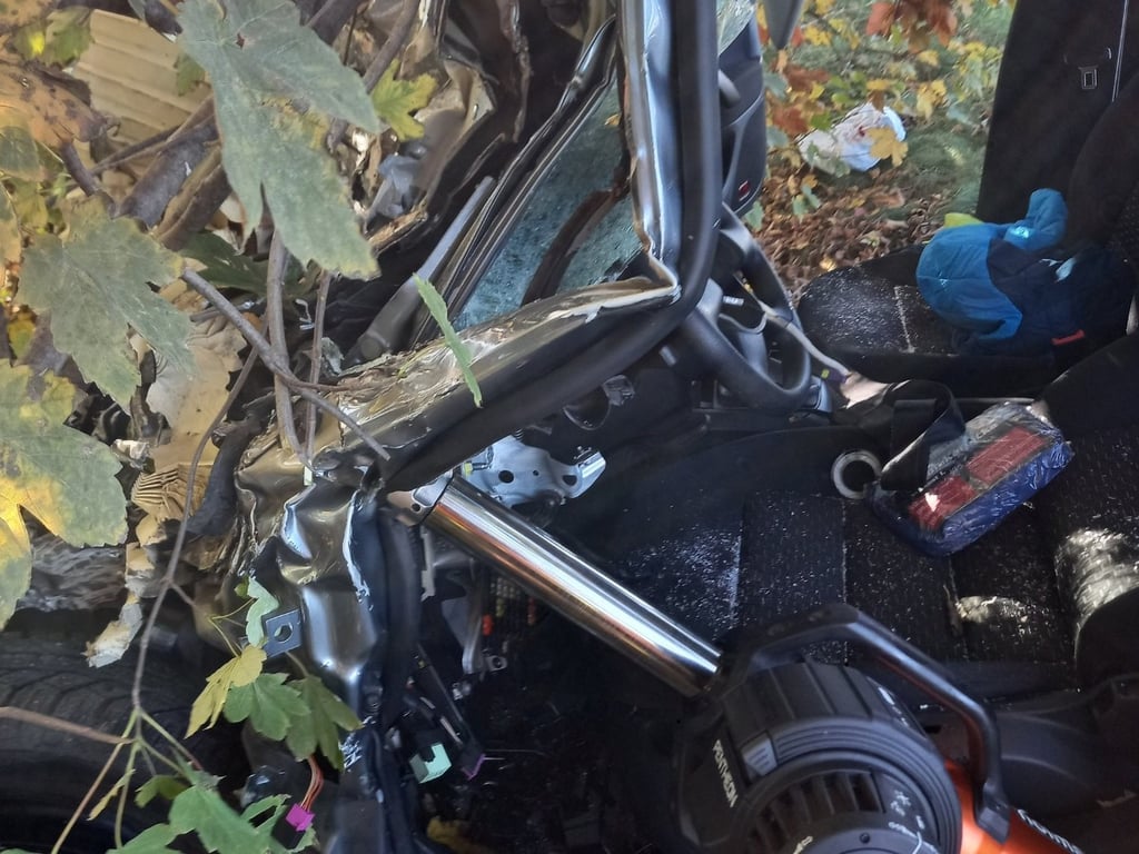 Řidiči uvízli kvůli vážné nehodě u Milovic dopoledne v koloně, na místě přistával vrtulník