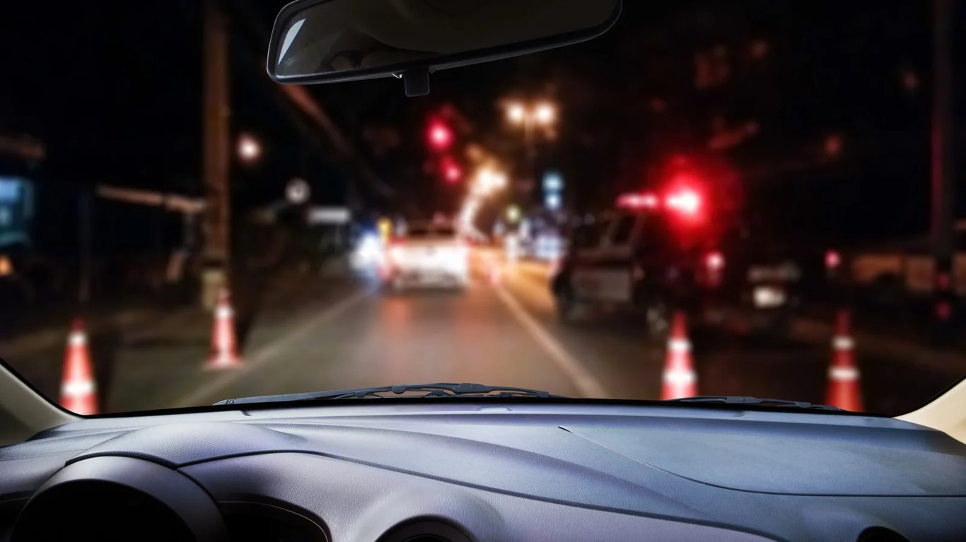Podzimní past na řidiče: Kontrola, o které se nemluví, ale policie ji sleduje a pokuty létají jeden za druhým.