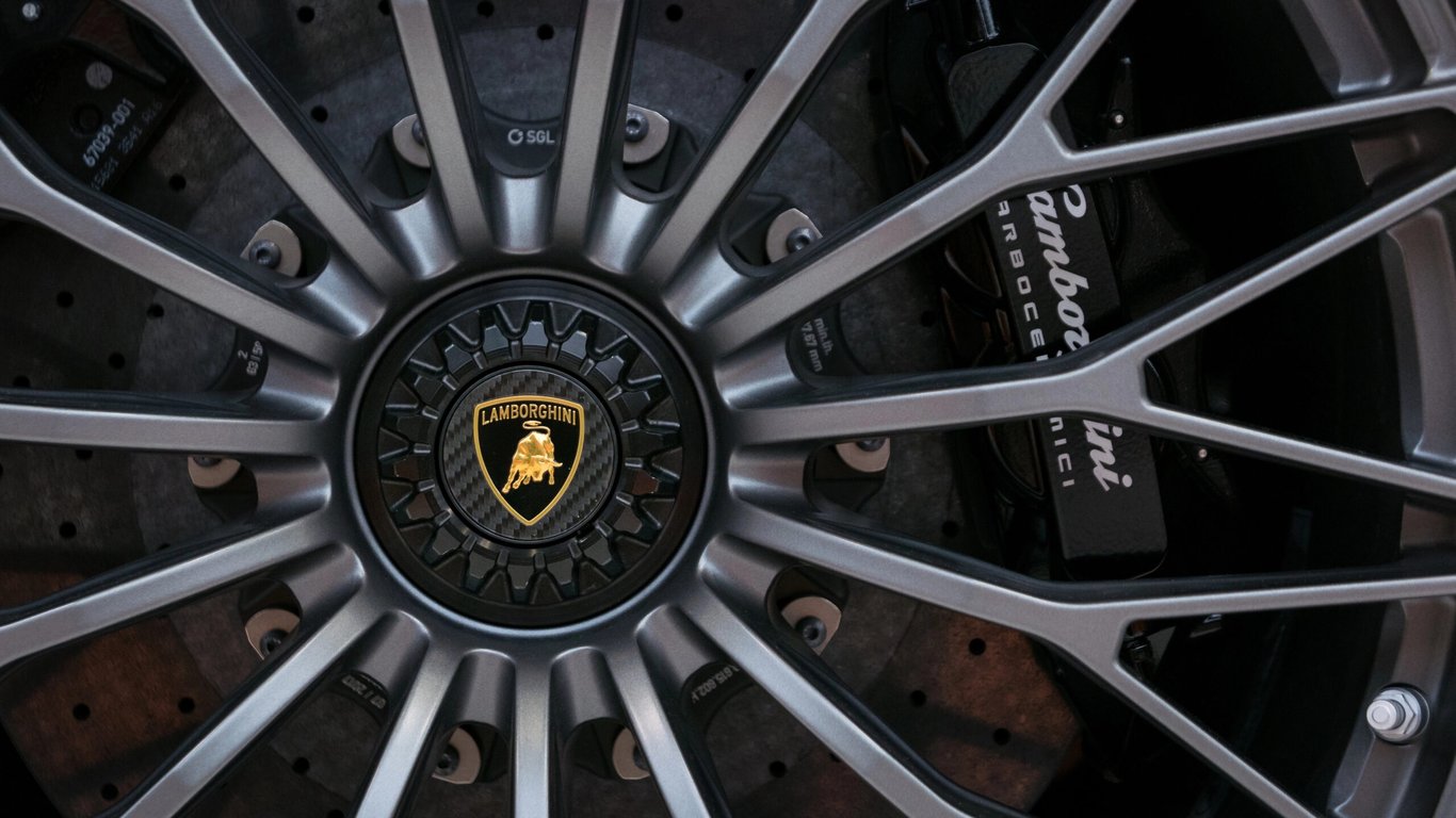 Nemá miliony. Tak si postavil Lamborghini z produktů IKEA