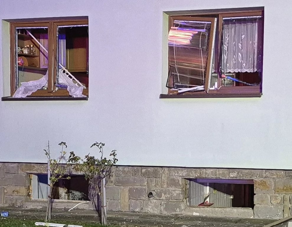 V Uherském Brodě vybuchl dům. Na místě byl vážně popálený muž