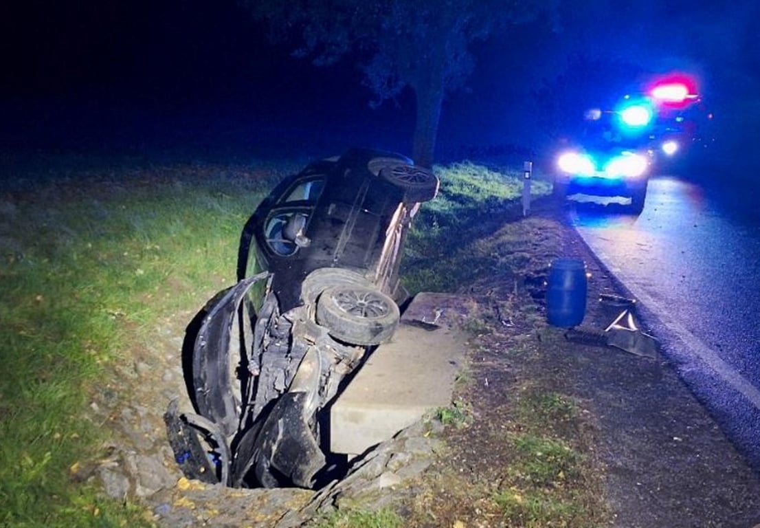 Řidič na Havlíčkobrodsku nevybral zatáčku a dostal smyk. Nadýchal 1,5 promile