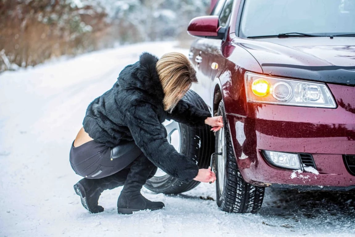 Tuto zimní značku půlka českých řidičů vůbec nezná. Přitom za porušení hrozí pokuta až 10 000 Kč a 6 bodů