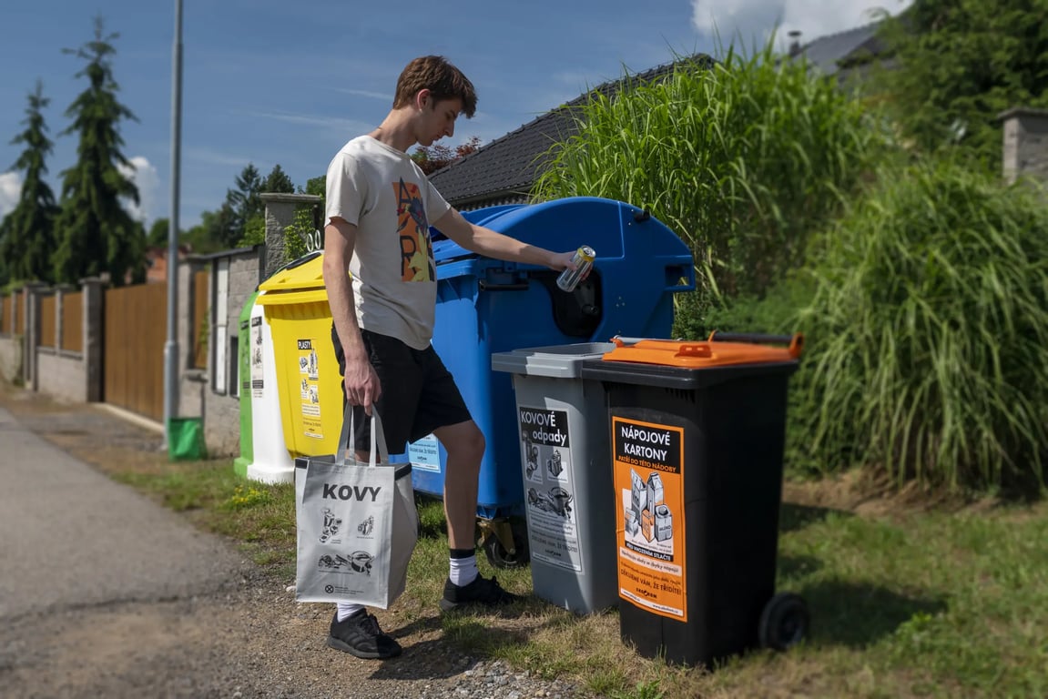 Plechovky, víčka, alobal: Co se děje s kovem po vytřídění?