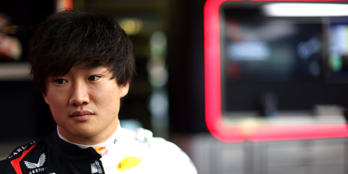 Red Bull označil výkon Júkiho Cunody v Singapuru za šokující