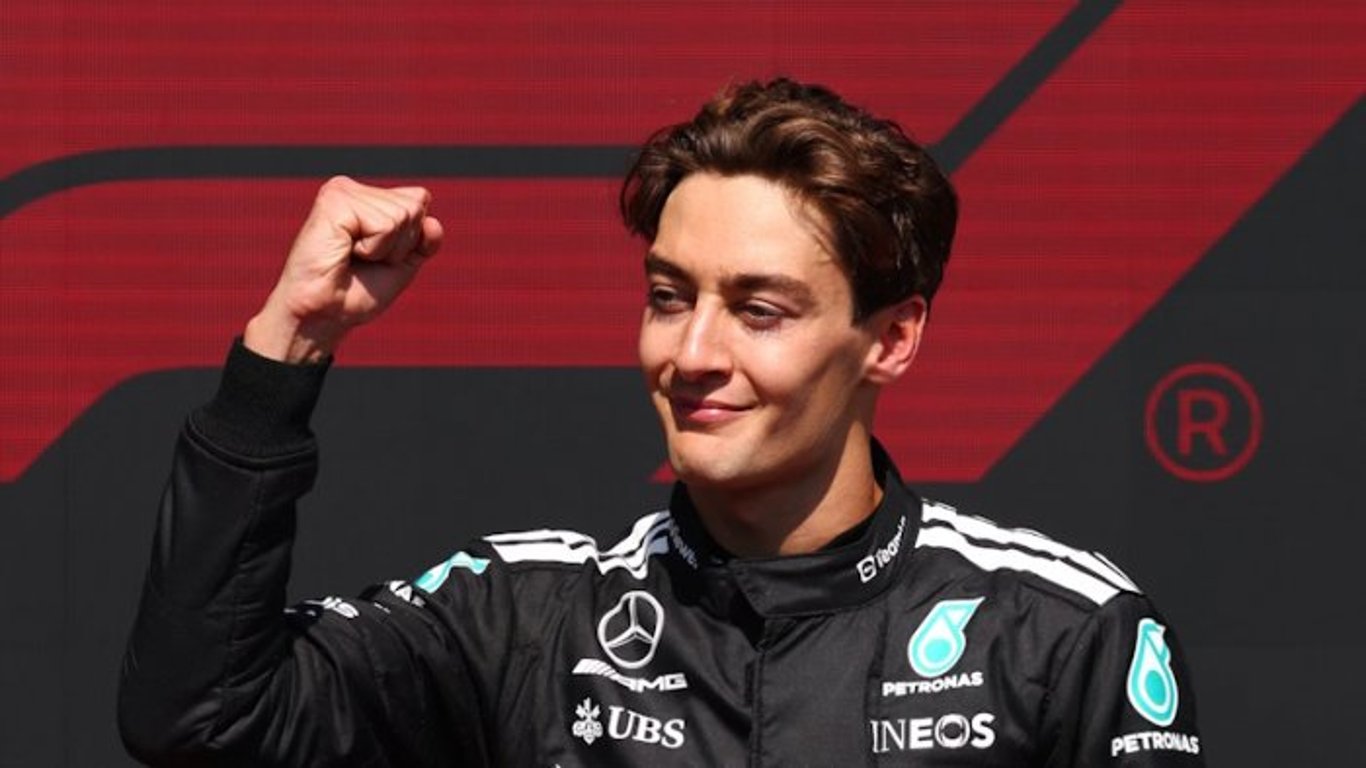 George Russell vyhrál Velkou cenu Singapuru, McLaren si zajistil Pohár konstruktérů