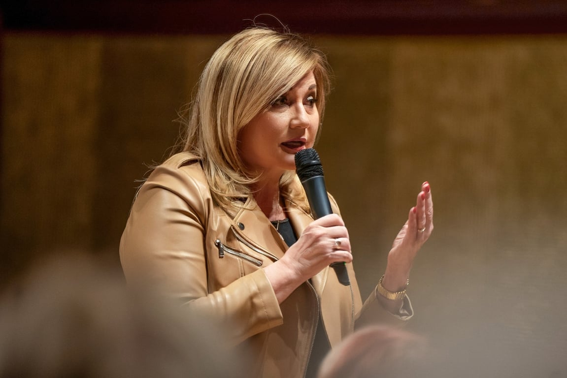 Ublížená Alenka: Schillerová straší a veřejně vyzývá Fialu