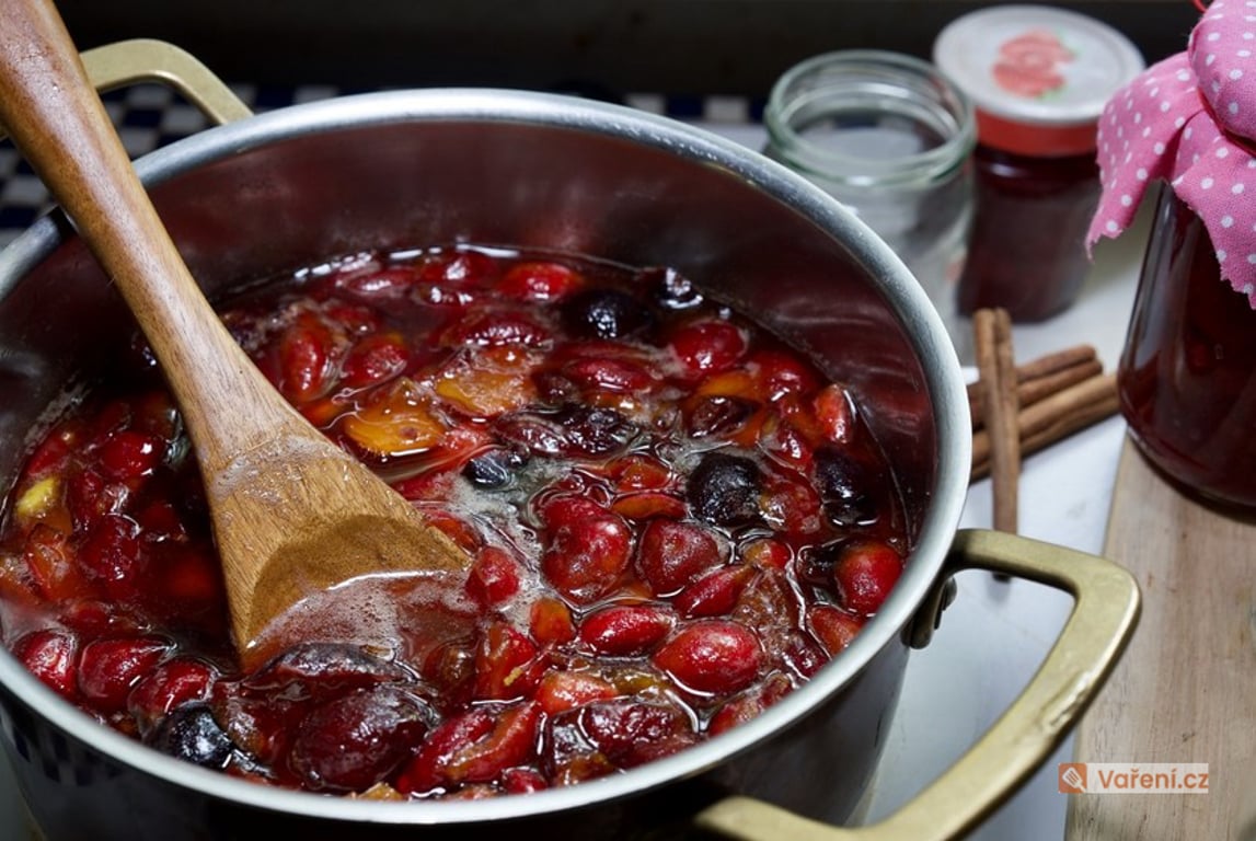 Nejlepší tipy jak uchovat švestky: V povidlech, čatní, s brandy i v kompotu