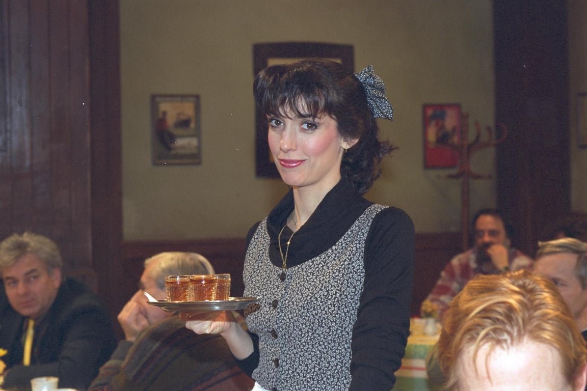 Eva Čížkovská slaví šedesátiny. Její dcera, známá moderátorka, bojovala s nádorem a porodila o osm týdnů dřív