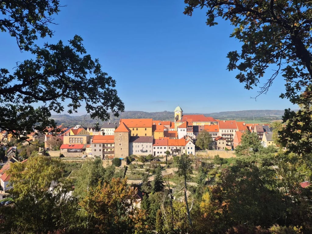 Město známé z filmů Kolja nebo Rebelové