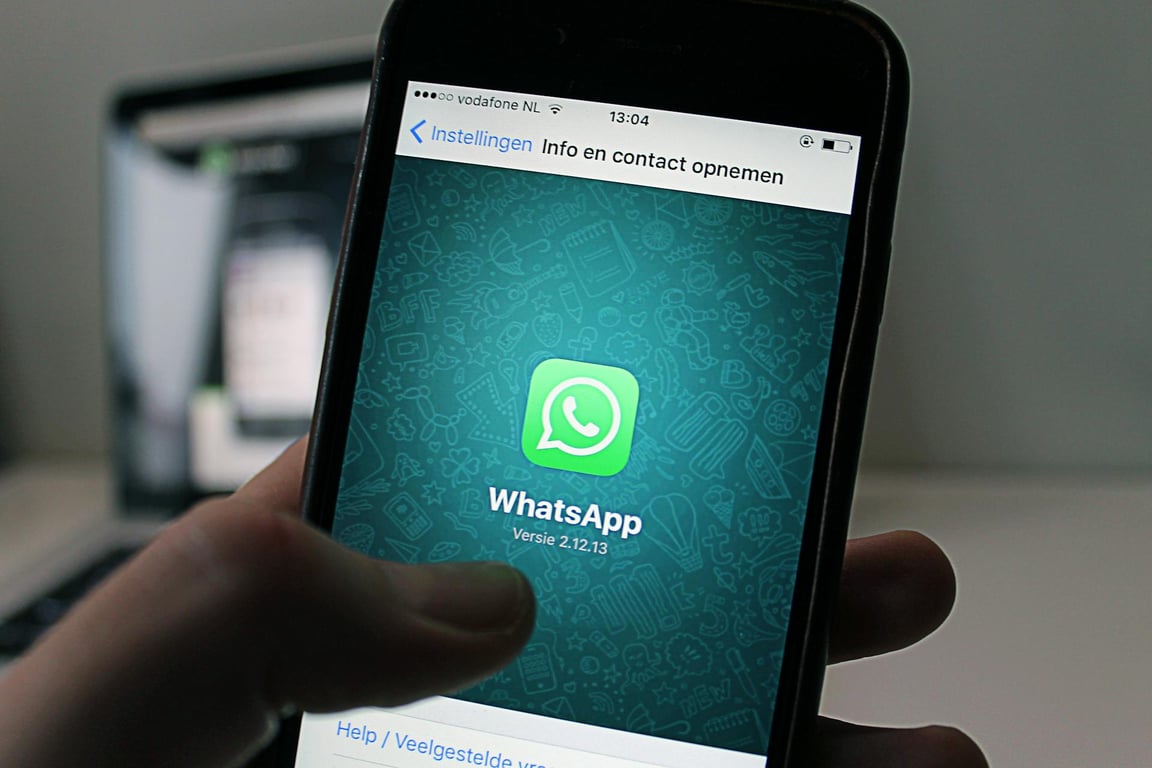 „Ahoj mami, rozbil se mi mobil.“ NEKLIKAT! Policie varuje před novými brutálními podvody na WhatsAppu