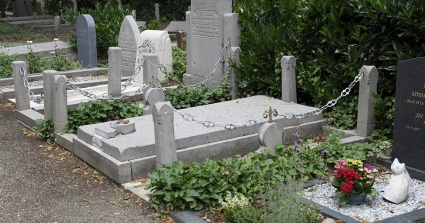Pokud se na Dušičky chystáte vyčistit náhrobek, ihned zpozorněte. Drtivá většina Čechů povrchu akorát uškodí