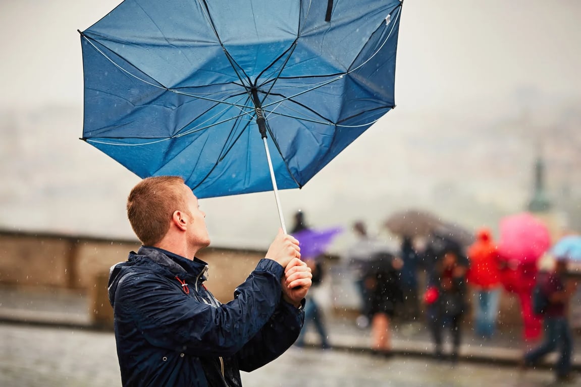 Za pár hodin přijde pohroma. Meteorologové hlásí extrém, který ochromí dopravu i města.