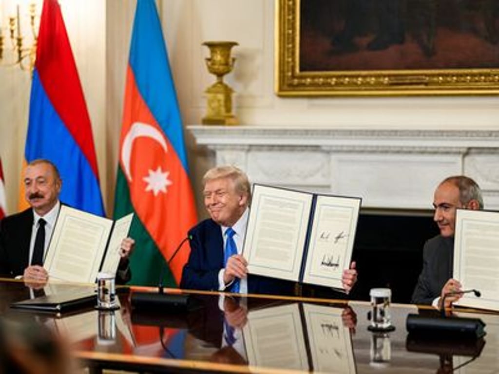 Jerevan a Baku zveřejnily dohodu o míru, Ázerbájdžán žádá změnu arménské ústavy