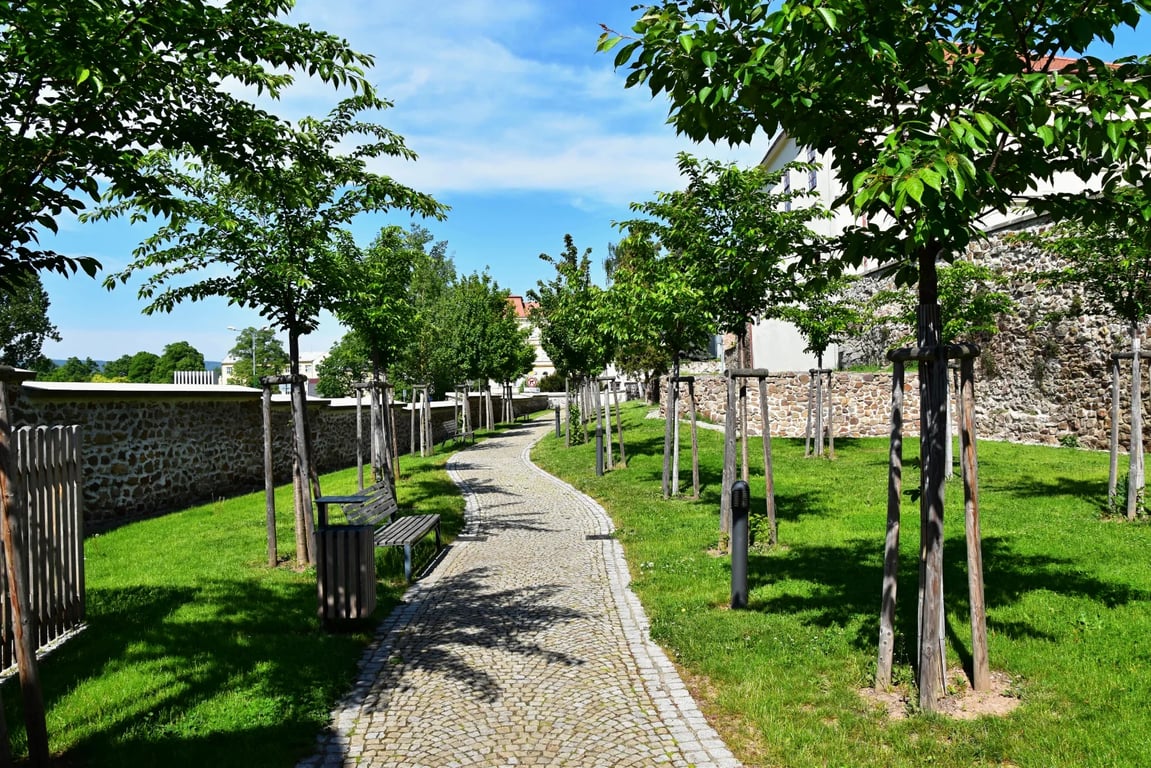 Tohle místo jste minuli už stokrát, aniž byste tušili, co skrývá. Zámek v Moravské Třebové šokuje Česko.