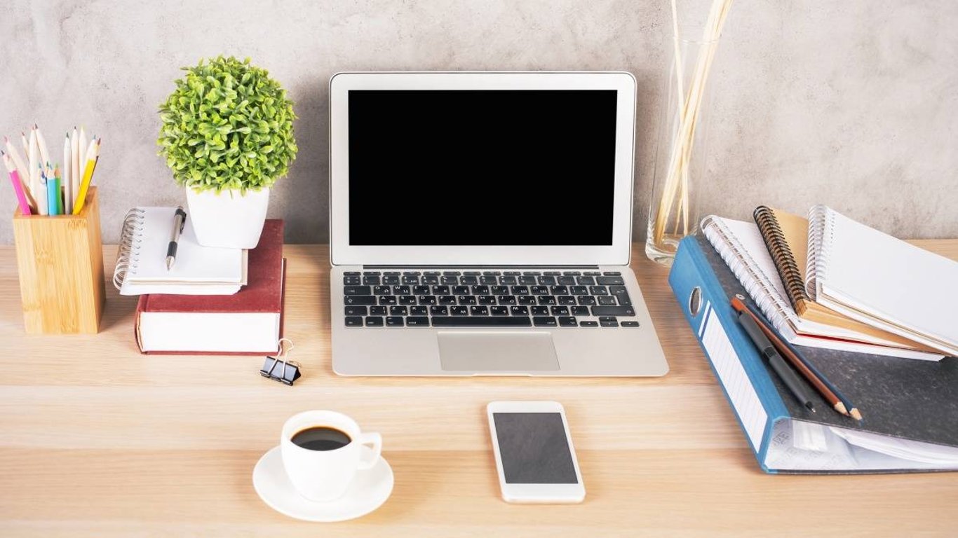 Chcete se cítit skvěle? Těchto 5 věcí na vašem stole to dokáže