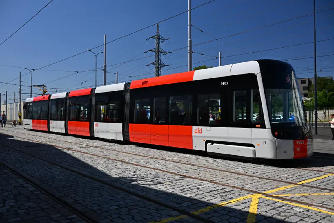 Do třech týdnů by měly být v Praze nasazeny nové tramvaje