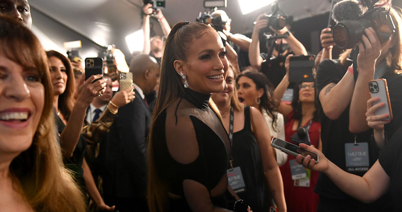 Režisér Forresta Gumpa a Návratu do budoucnosti pro Netflix točí nový thriller. Jennifer Lopez v něm hraje podvodnici