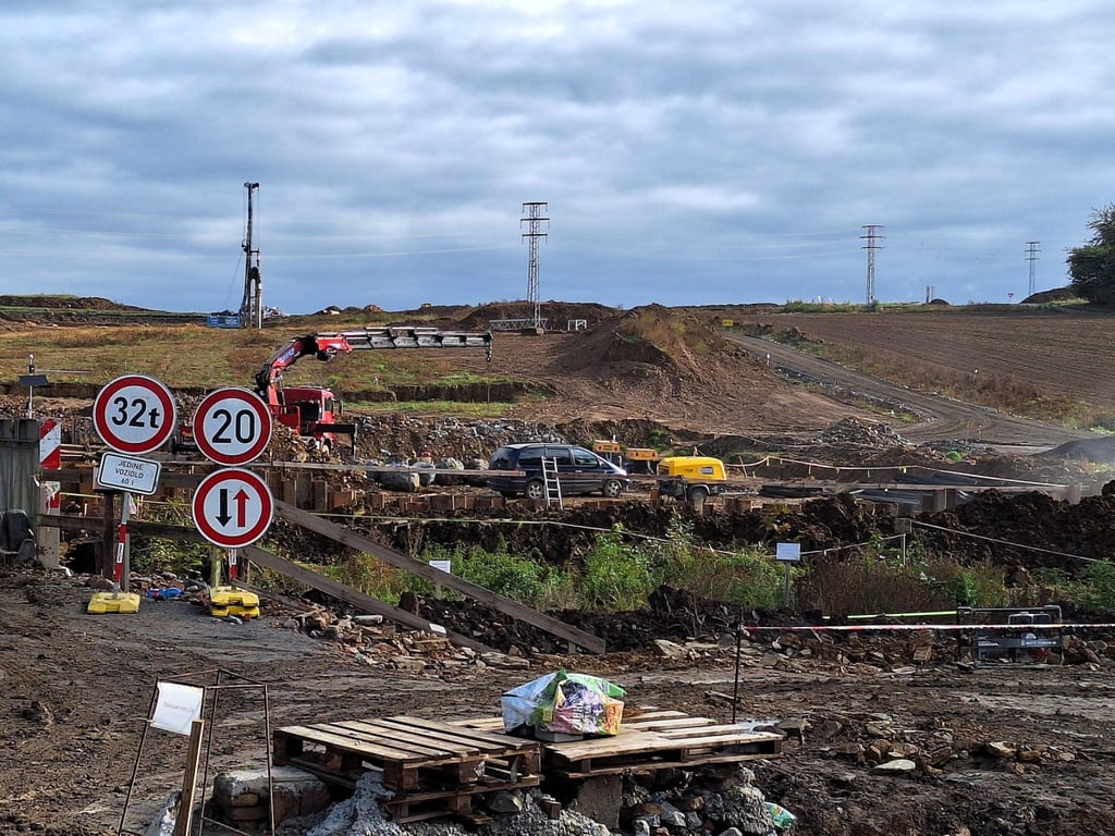 Výstavba Pražského okruhu u Říčan si vyžádá omezení na trati Praha-Benešov