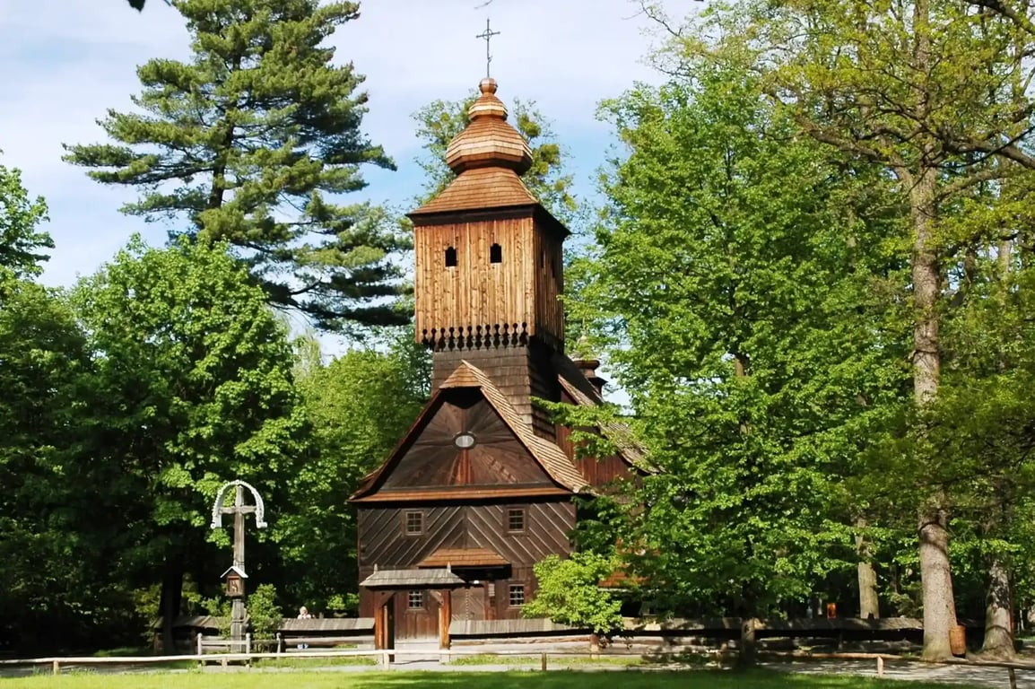 Kostelík sv. Anny ve Valašském muzeu 