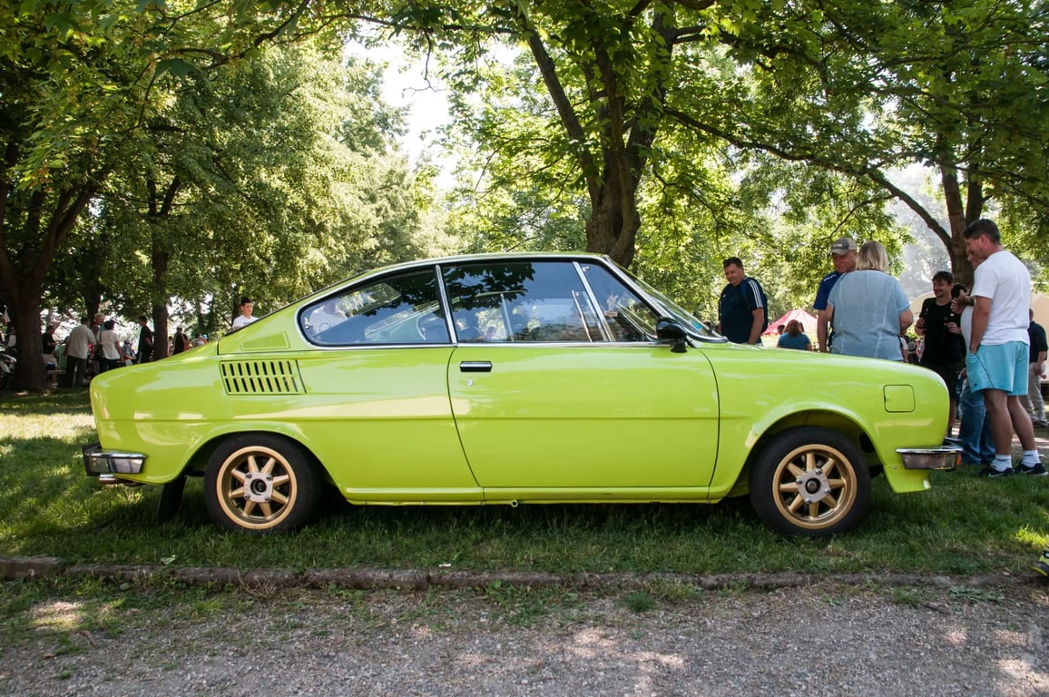 Za tohle tátovo auto jsem se jako dítě styděl. Teď mi sběratelé trhají ruce a nabízejí 1 000 000 Kč