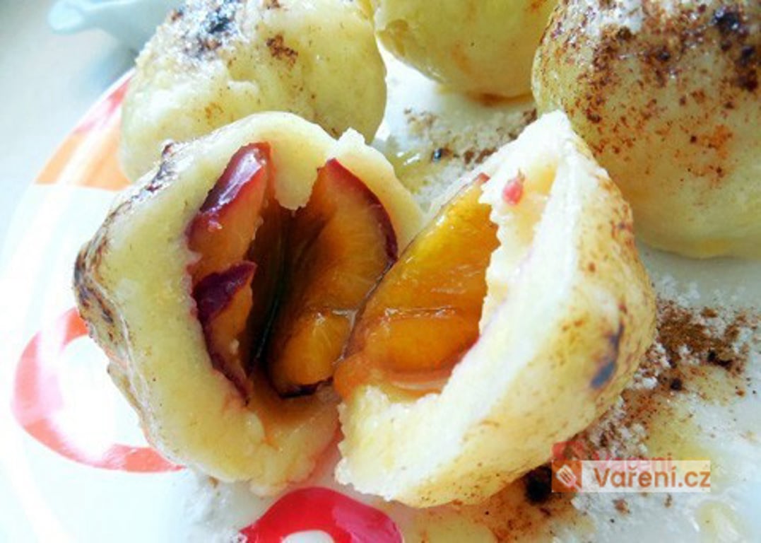 Švestkové knedlíky jako od babičky? Zkuste je z bramborového těsta