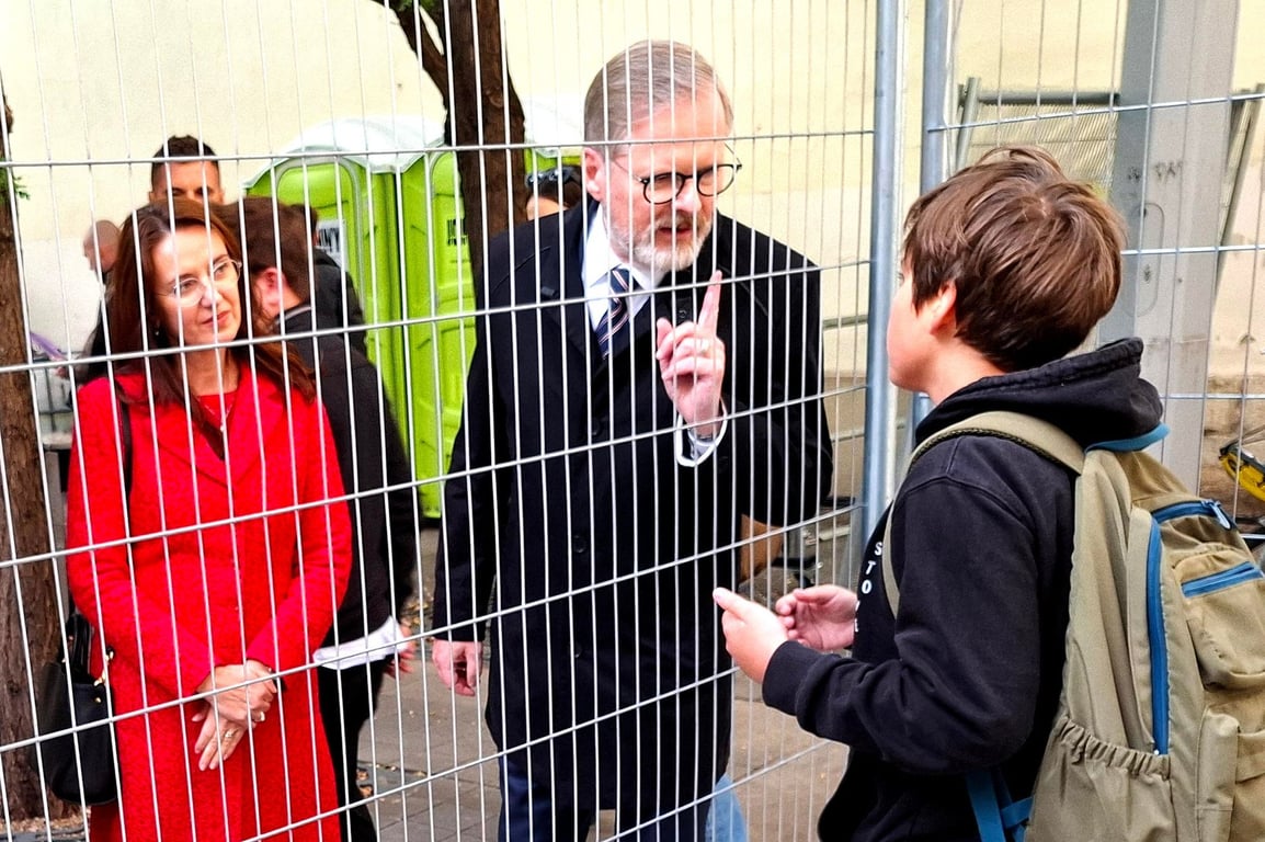 Fialovo finále doma, zkusí napodobit Klause. Kocáb hřímal o "dějinném rozcestí"
