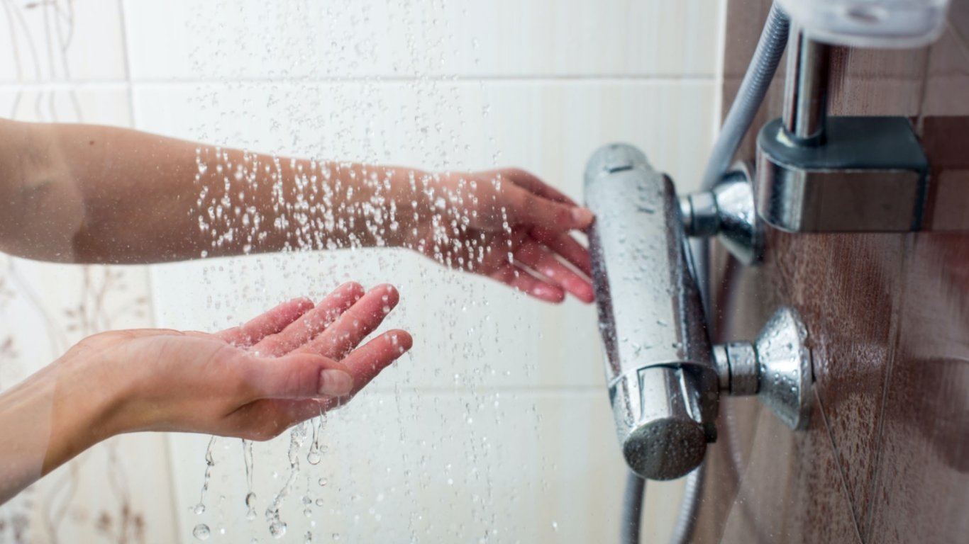 Každodenní sprchování není nutné. Dokonce může i škodit