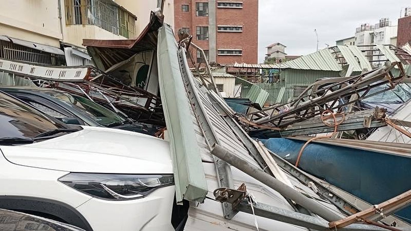 Škody po tajfunu (hurikánu) na Tajwanu