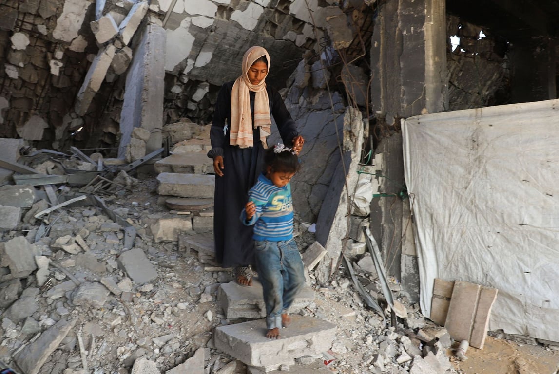 Obraz zkázy. Gaza se proměnila v město duchů, lidé v troskách hledají mrtvá těla