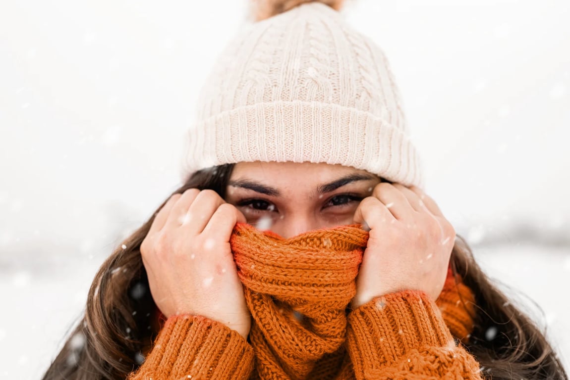 Česko pohltila zima. Meteorologové hlásí mrazy, jaké tu nebyly tři desetiletí, lidé nevěří vlastním očím