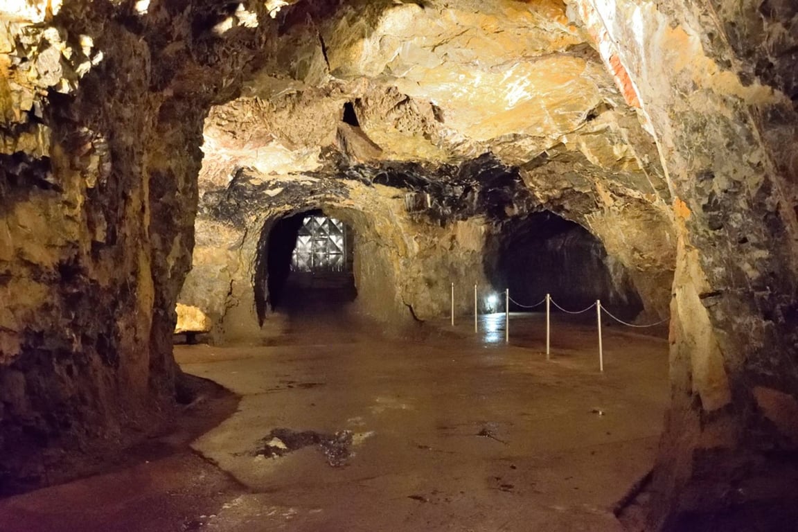 Pod českou krajinou leží opuštěné tajné továrny nacistů. Tu brněnskou odhalil loni laser