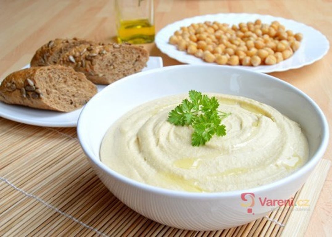 Jak vyrobit skvostný cizrnový hummus? Stáčí jen pár surovin