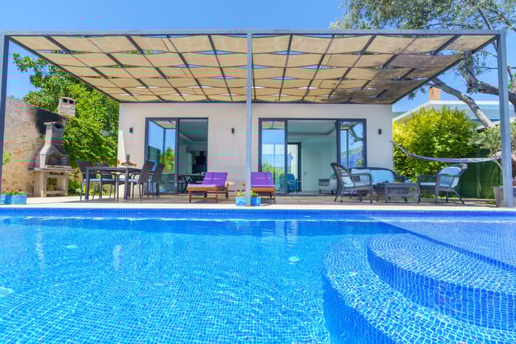 1kiralik-yazlik-villa-villa-leonardo (3).jpg