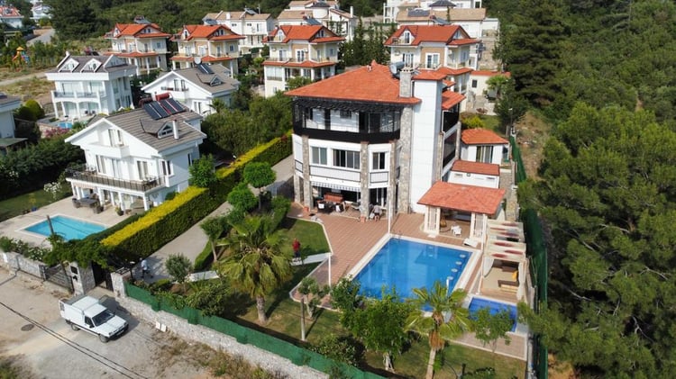 1kiralik-kalabalık-aileler-icin-uygun-villa-villa-gulistan- (2).jpg