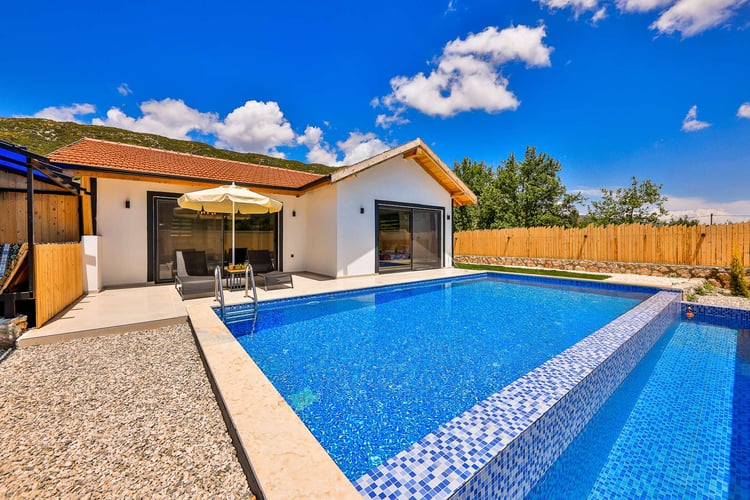 1kiralik-yazlik-tatil-villasi-villa-erisa- (12).jpg