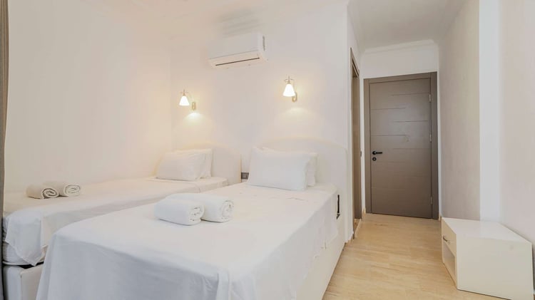 1kiralik-deniz-manzarali-villa-villa-beyaz- (40).jpg